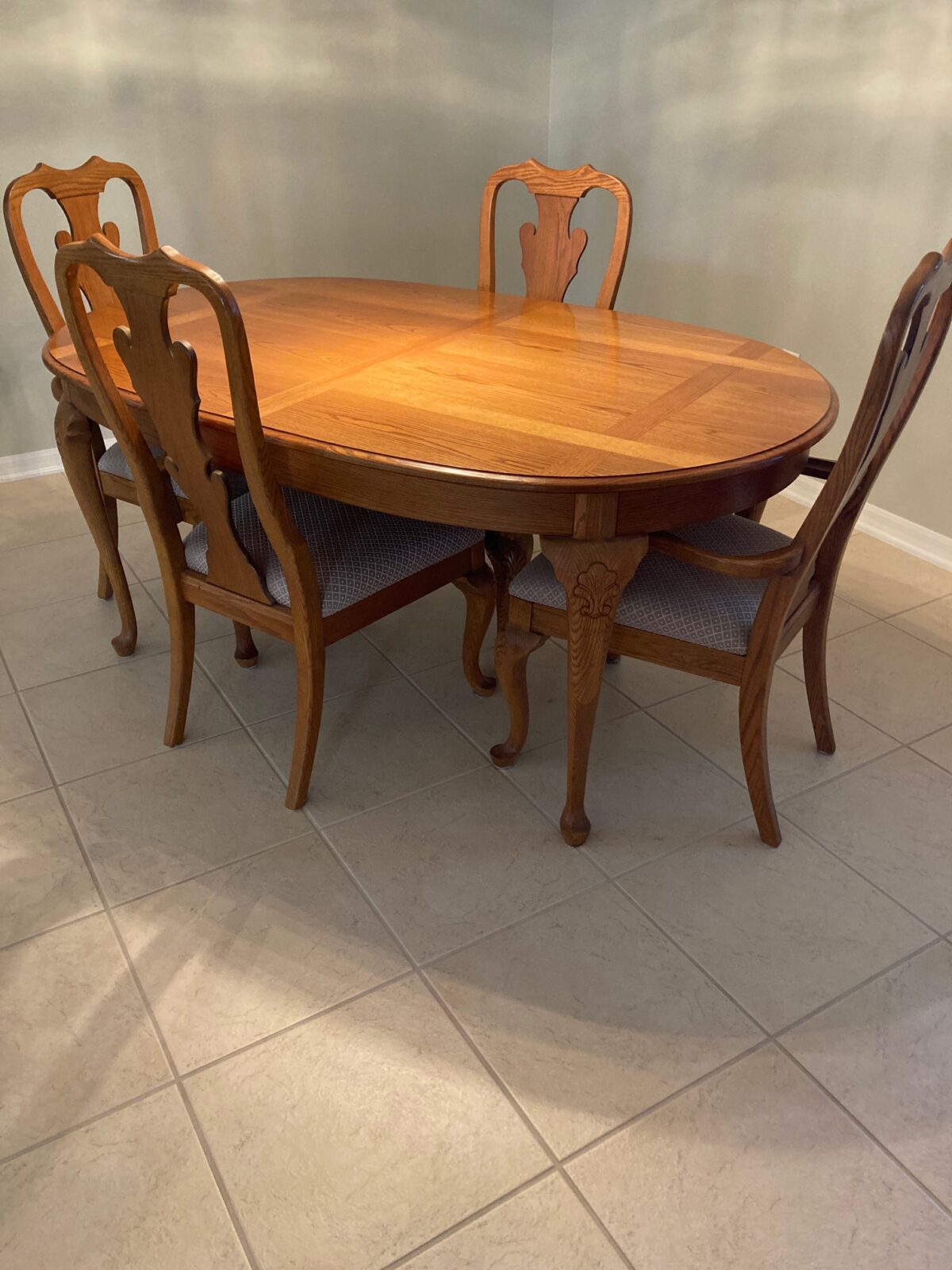 Dining Room Table w/ Chairs | Villages-News.com | Classifieds